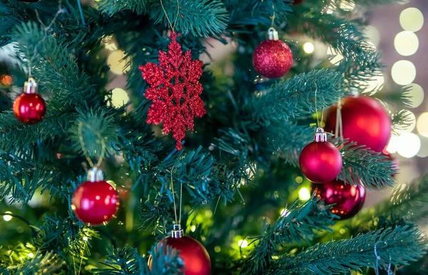 Detail Des Geschmückten Weihnachtsbaums — Stockfoto