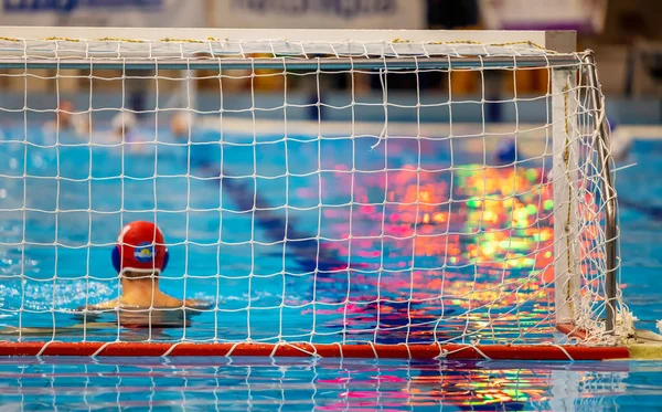 FOTOS: Polo aquático? Jogo da Copinha em campo 'inundado' viraliza na web