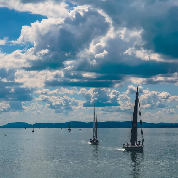 ハンガリー バラトン湖のセーリングボート — ストック写真