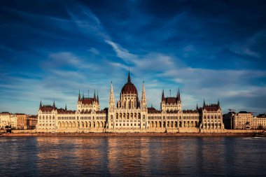 Macaristan, Budapeşte Parlamentosu ile Tuna