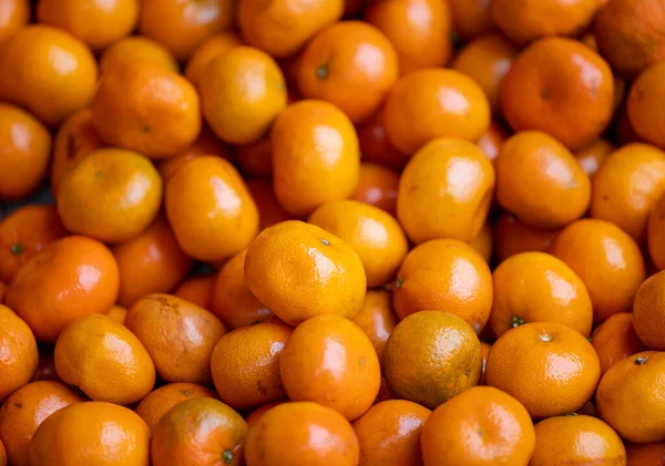 Куча Спелых Апельсиновых Фруктов Рынке — стоковое фото