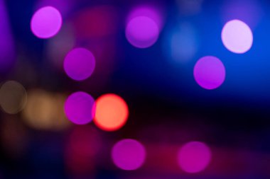 Soyut arkaplan olarak kullanışlı renkli odaklanmış noktalar