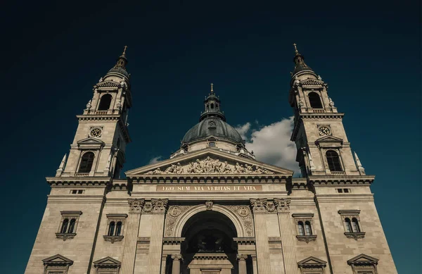 ブダペスト ハンガリーの聖 Stephen 大聖堂のファサード — ストック写真