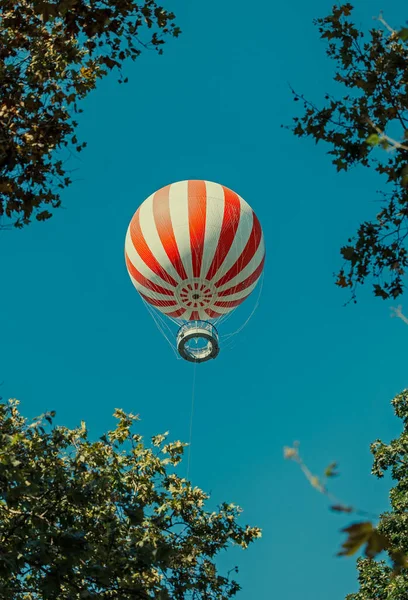 Stripped Air Ballon Fly Blue Sky — Stock Photo, Image