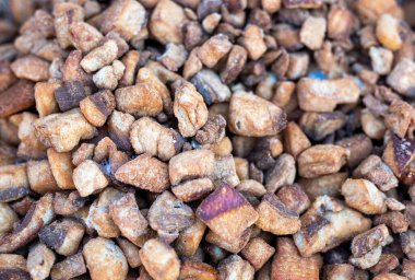 Bir yığın çıtır domuz eti.