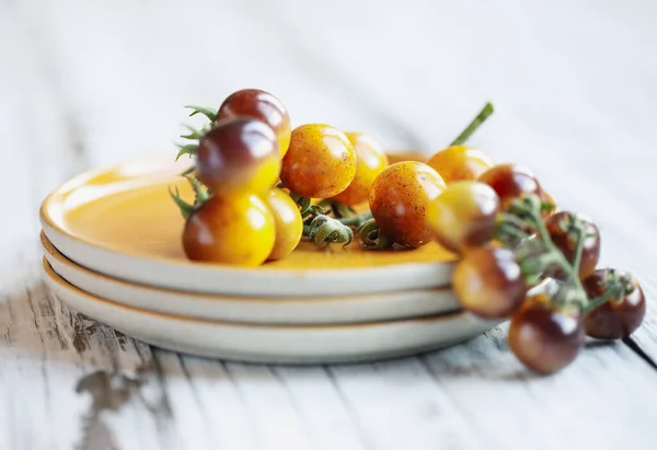 Prato Tomate Cereja Amarelo Indigo Kumquat Orgânico Fresco Caseiro Que — Fotografia de Stock