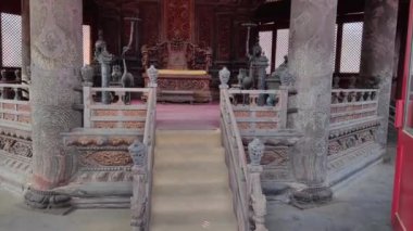 Qing Hanedanı 'nın tahtı. Shenyang 'daki İmparatorluk Sarayı' nda, Liaoning Eyaletinde, Çin 'de..