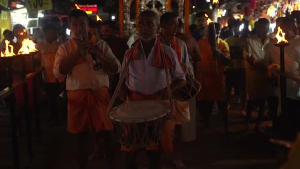 Gokarna Indie Února 2023 Hudebníci Shivaratri Festivalu Noci Zpomalený Pohyb — Stock video