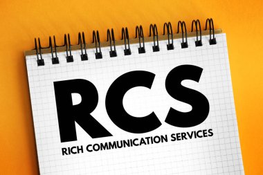 RCS - Rich Communication Services, daha gelişmiş mesajlaşma özellikleri ve not defterindeki kısaltma metin konseptiyle geleneksel SMS 'leri geliştirmeyi amaçlayan bir iletişim protokolüdür.