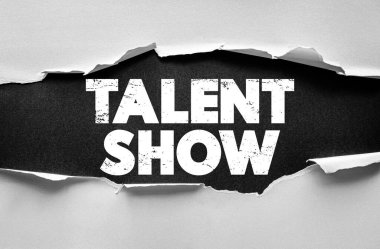 Yırtık kağıttaki yetenek gösterisi ifadesi. Eğlence, yaratıcılık ve topluluk, okul veya şirket sunumları ve kampanyaları için etkinlik tanıtım kavramı