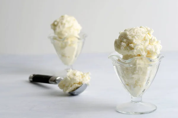 Closeup Vanilla Ice Cream Scoops Metal Scoop — Stock Photo, Image