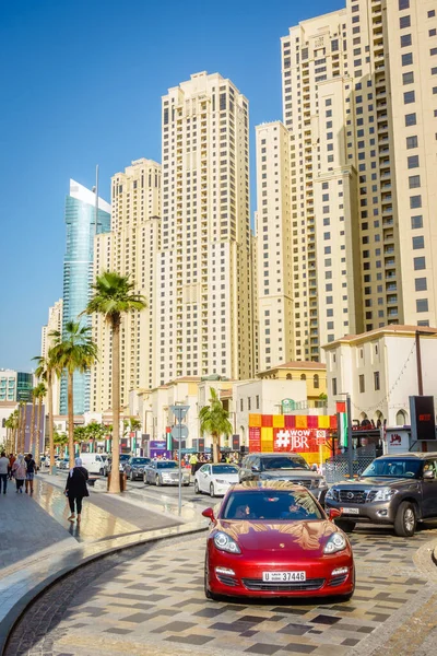 Dubai Vae Februar 2018 Immer Geschäftige Fahrt Zur Jumeirah Beach lizenzfreie Stockbilder