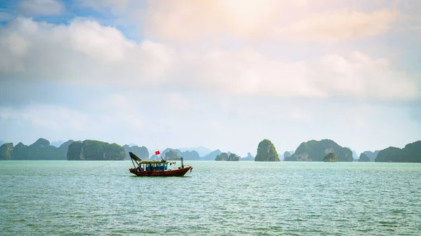 Сценический Пейзаж Бухте Лонг Вьетнаме — стоковое фото