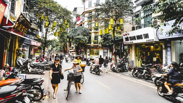 Hanoi Vietnam November 2022 Busy Steet Scene French Quarter Hanoi — Stock Photo, Image
