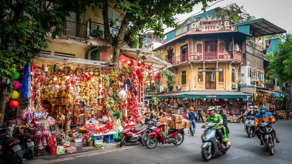 Hanoj Vietnam Listopadu 2022 Jasně Osvětlené Zobrazení Vánočního Obchodu Francouzské — Stock fotografie