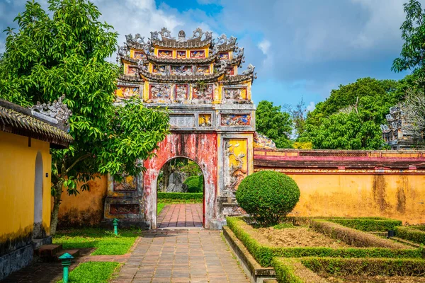 Hue Vietnam Daki Mparatorluk Şehri Nin Içinde Bir Bahçe Kapı — Stok fotoğraf