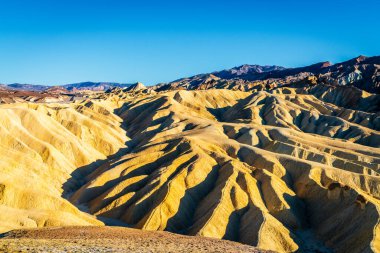 Kaliforniya 'daki Ölüm Vadisi Ulusal Parkı' ndaki Zabriskie Point 'ten Çorak Topraklar manzarası