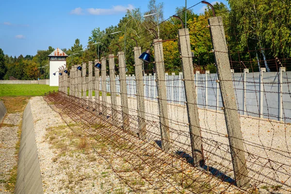 Dachau Alemanha Setembro 2015 Cerca Perímetro Com Arame Farpado Eletrificado — Fotografia de Stock