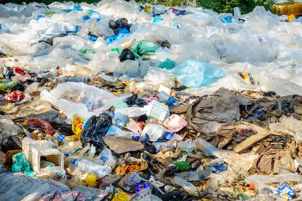 Lagos Nigeria November 2019 Plastikmüll Auf Einer Mülldeponie Lagos Nigeria Stockfoto