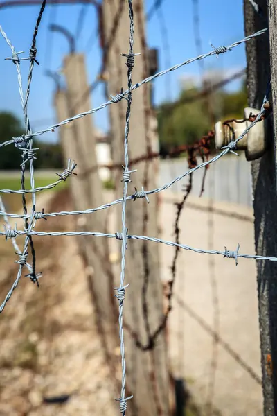 Dachau Germany September 2015 Close Image Barbed Wire Perimeter Fence — Stock Photo, Image