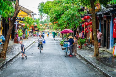 Hoi An, Vietnam, 21 Kasım 2022: Vietnam 'da Hoy An şehrinde sokak manzarası