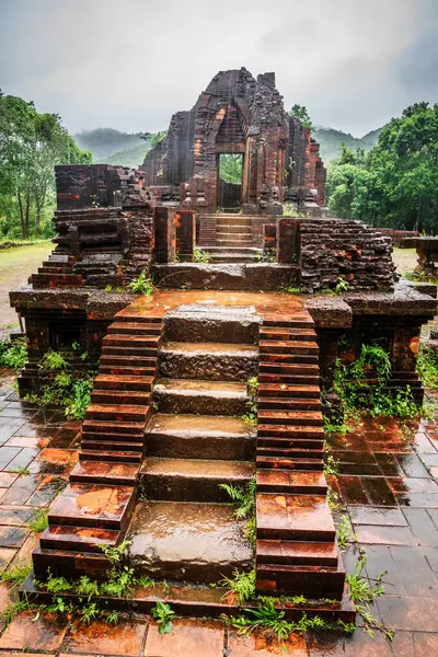 stock image Ruins of Shaiva Hindu temples in central Vietnam