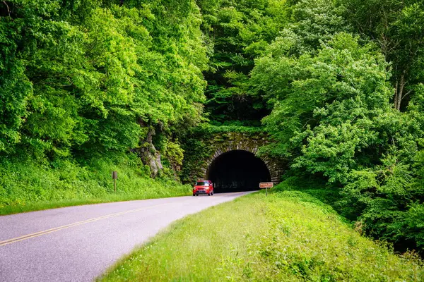 Túnel Calvo Blue Ridge Parkway Carolina Del Norte Fotos De Stock
