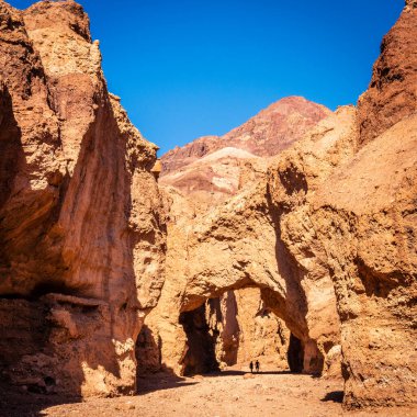 Kaliforniya 'daki Death Vallley Ulusal Parkı' nda Doğal Köprü oluşumu