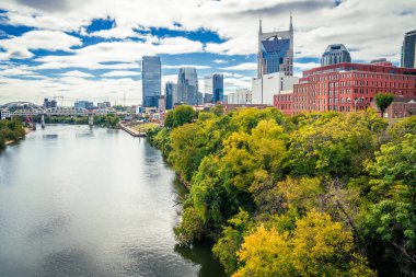 Nashville, Tennessee ve Cumberland Nehri 'nin manzarası