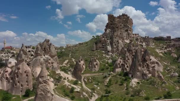 Vista Aérea Formações Rochosas Naturais Vale Com Cavernas Capadócia Turquia — Vídeo de Stock