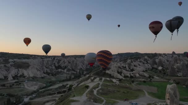 Nad Cappadocií Přeletí Balón Vystřelí Dronu — Stock video
