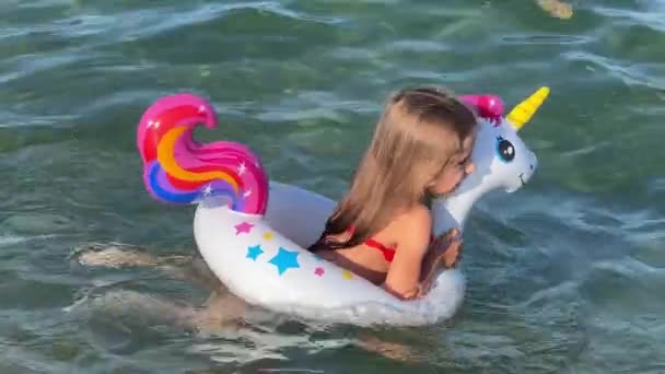 Happy Baby Girl Swimming Inflatable Swimming Unicorn Sea — Video