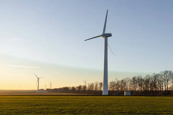 Повітряний Вид Потужну Вітроенергетичну Ферму Виробництва Енергії Красивому Хмарному Небі Ліцензійні Стокові Зображення