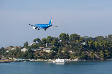 Korfu, Yunanistan - 12 Nisan 2024: ITA Airways Airbus A321neo KirKira havaalanına vardı. 