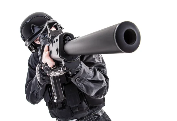 Spec Ops Politieagent Swat Zwart Uniform Richten Dienstgeweer Studio Schot — Stockfoto