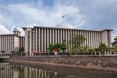 Mescidi İstiklal, Bağımsızlık Camii, Endonezya 'nın Jakarta merkezinde yer alıyor.