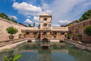 Taman Sari Su Kalesi, Endonezya 'daki Yogyakarta Sultanlığının eski kraliyet bahçesi.