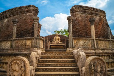 Sri Lanka 'daki Polonnaruwa Antik Kenti, Pulathisipura ve Vijayarajapura' daki kutsal dörtgen.