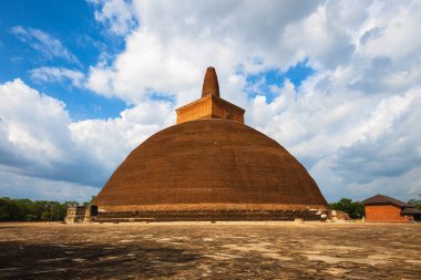 Anuradhapura 'daki Abhayagiri Dagoba, Sri Lanka' nın kuzey merkezindeki büyük bir şehir.