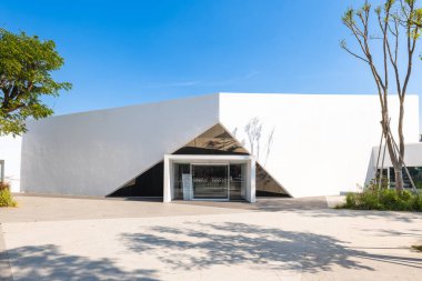 23 Kasım 2023: Kaohsiung, Tayvan 'da yer alan Neiwei Sanat Merkezi Kaohsiung Güzel Sanatlar Müzesi, Tarih ve Kaohsiung Film Arşivi ile birlikte işletilmektedir..