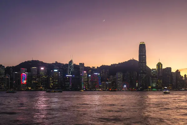 中国香港维多利亚港与香港岛的夜景 — 图库照片