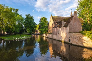 Prens Beguinage Ten Wijngaette, Belçika 'nın Bruges şehrindeki tek korunmuş dilenci..