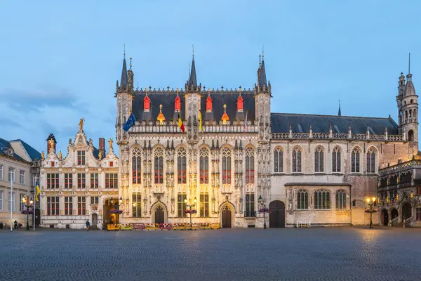 Bruges Belediyesi ile Burg Meydanı ve Brugge, Belçika 'da Kutsal Kan Bazilikası