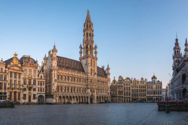Grand Place, ya da Grote Markt, Belçika 'nın Brüksel' in merkez meydanı.