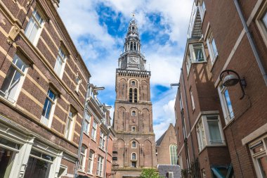 Oude Kerk, eski kilise, Amsterdam 'ın Hollanda' daki en eski binasıdır.