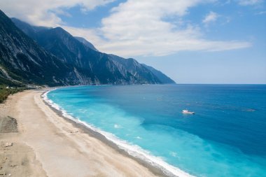 Hualien County, Tayvan 'daki Chongde Gravel Plajı' nın hava görüntüsü.