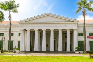 Endonezya 'nın Jakarta kentindeki Fatahillah Meydanı' nda Güzel Sanatlar ve Seramik Müzesi