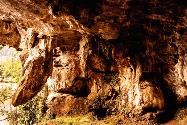 Όμορφη Υφή Σκούρου Πέτρινου Φόντου Στο Σπήλαιο — Φωτογραφία Αρχείου