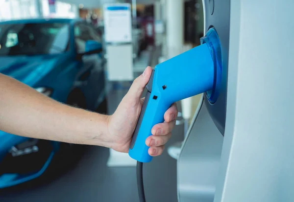Man Charge His Electric Car City Charging Station — Stock Fotó