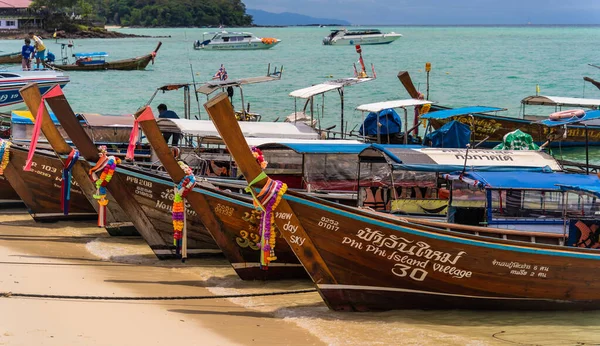 Krabi Thailand Oktober 2022 Traditionele Thaise Boten Het Strand Van — Stockfoto